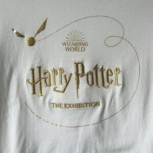 Harry Potter The Exhibition Golden Snitch Logo Embossed Adult Unisex T-Shirt XS